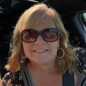 Meet your Posher, Denise